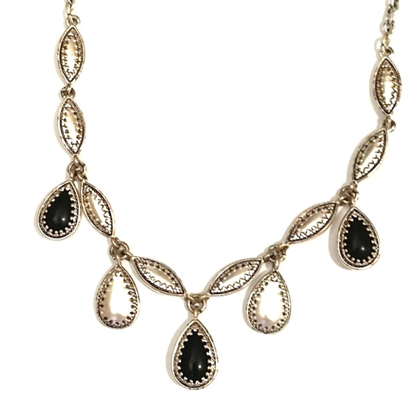 VINTAGE SILVER-TONE AND BLACK GLASS 16 -18" NECKLACE & LEVERBACK 2" EARRINGS SET - Picture 6 of 10